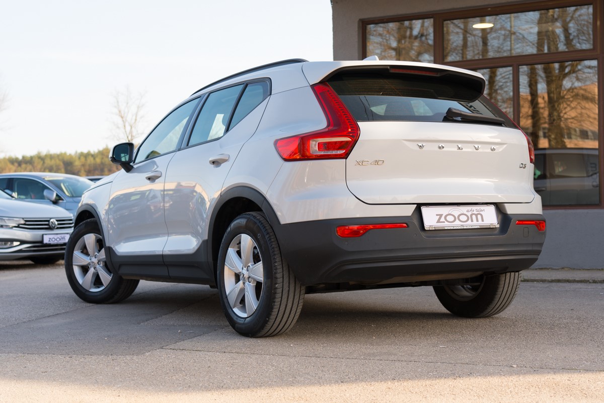 Volvo
 XC40 2.0D D3 AWD 4X4