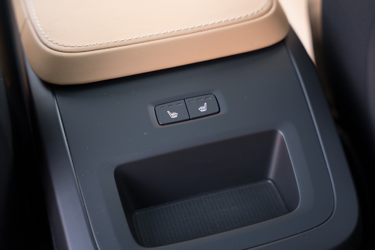 Volvo
 XC90 
 2.0 D B5 AWD Inscription 