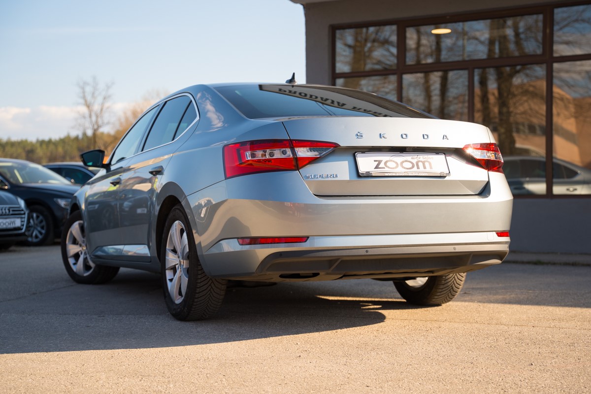 Škoda Superb 2.0 TDI DSG