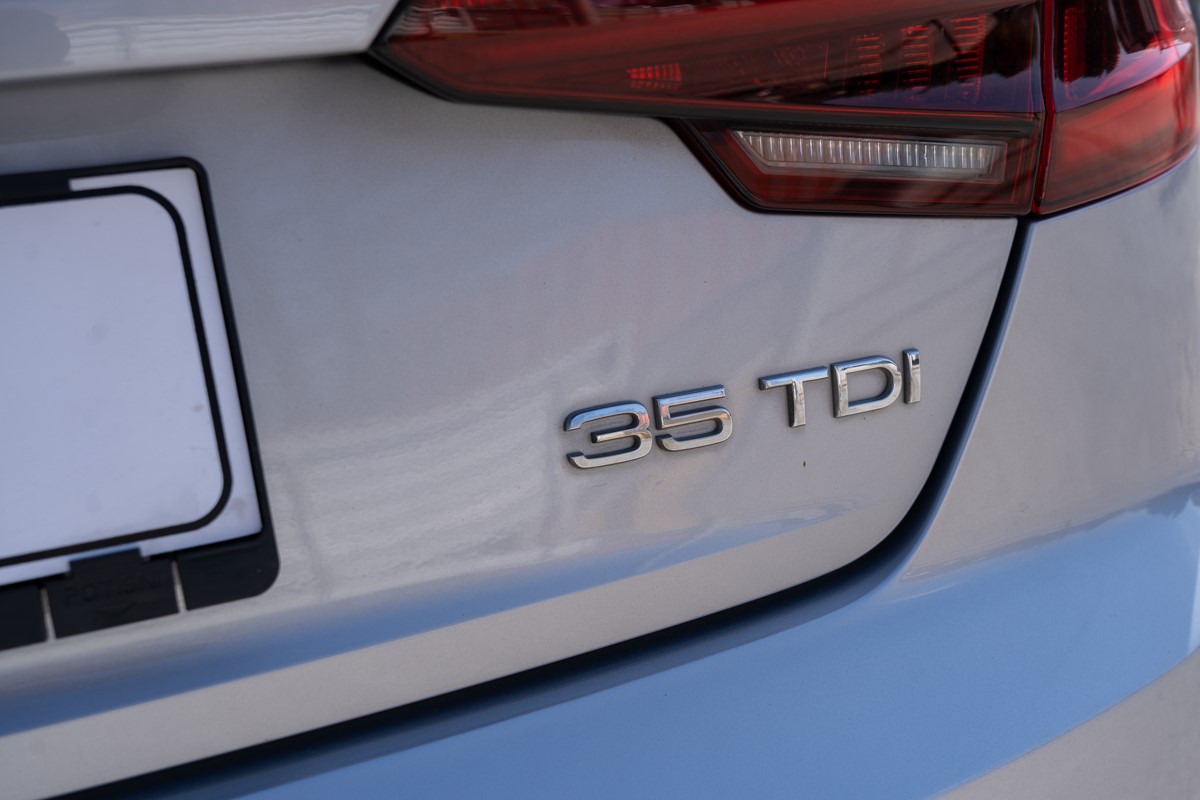 Audi A4
 35 TDi Stronic Business Line