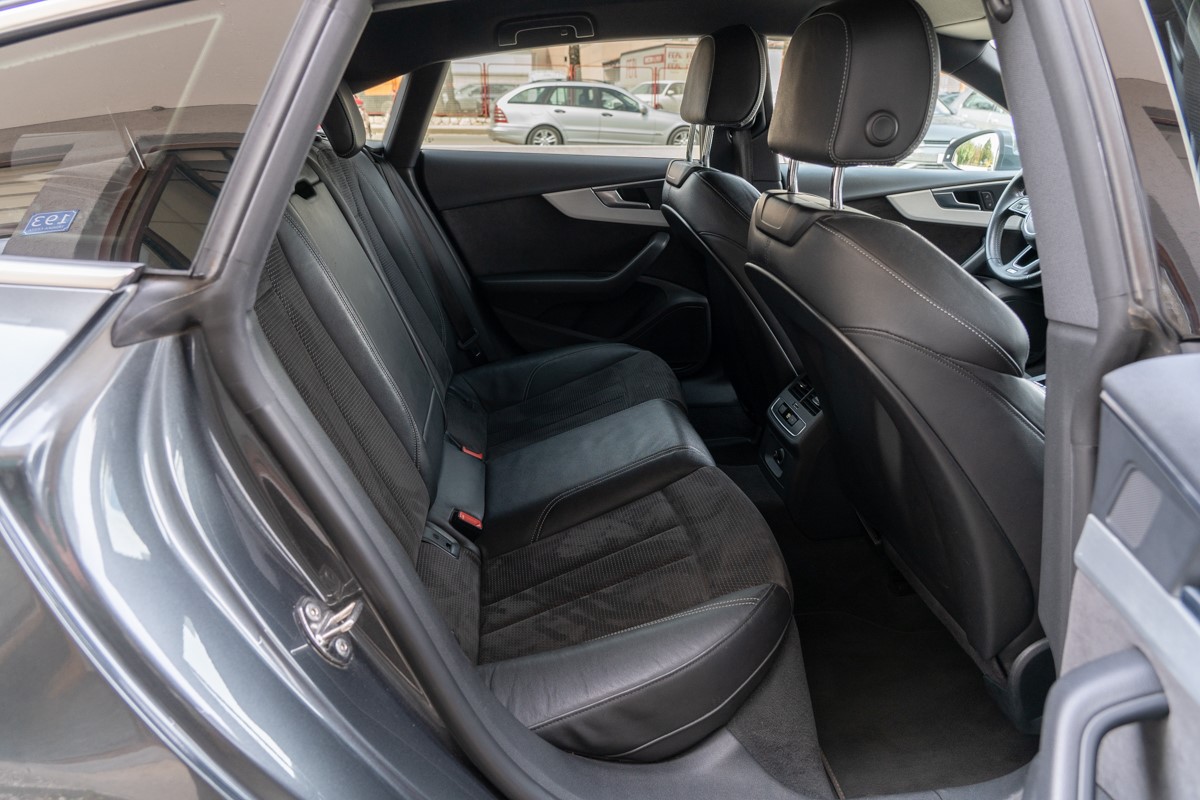 Audi A5
 2,0 TDI Sportback