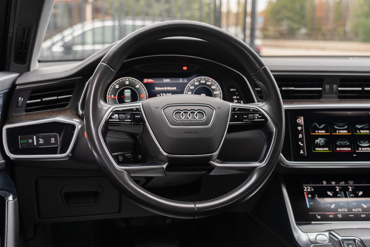 Audi A6
 3,0 TDI