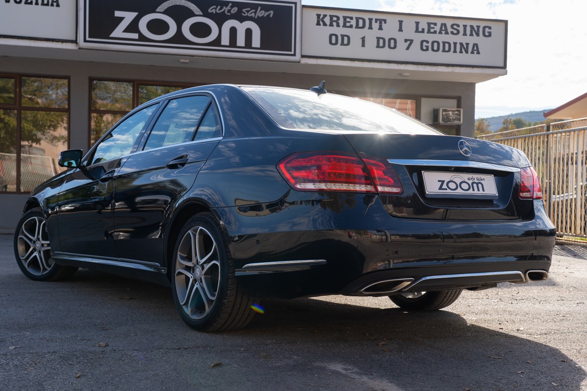 Mercedes-Benz E-Class
 E-350