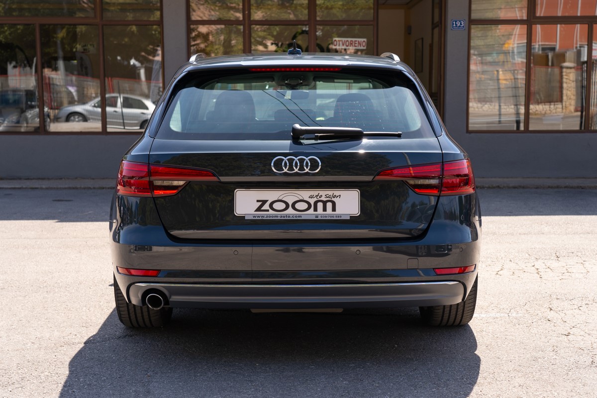 Audi A4
 2.0 TDI Executive Plus