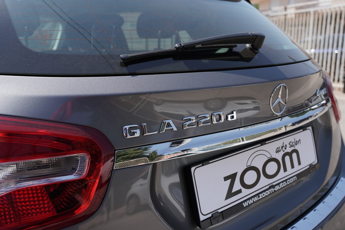 Mercedes-Benz GLA 220 D 4MATIC