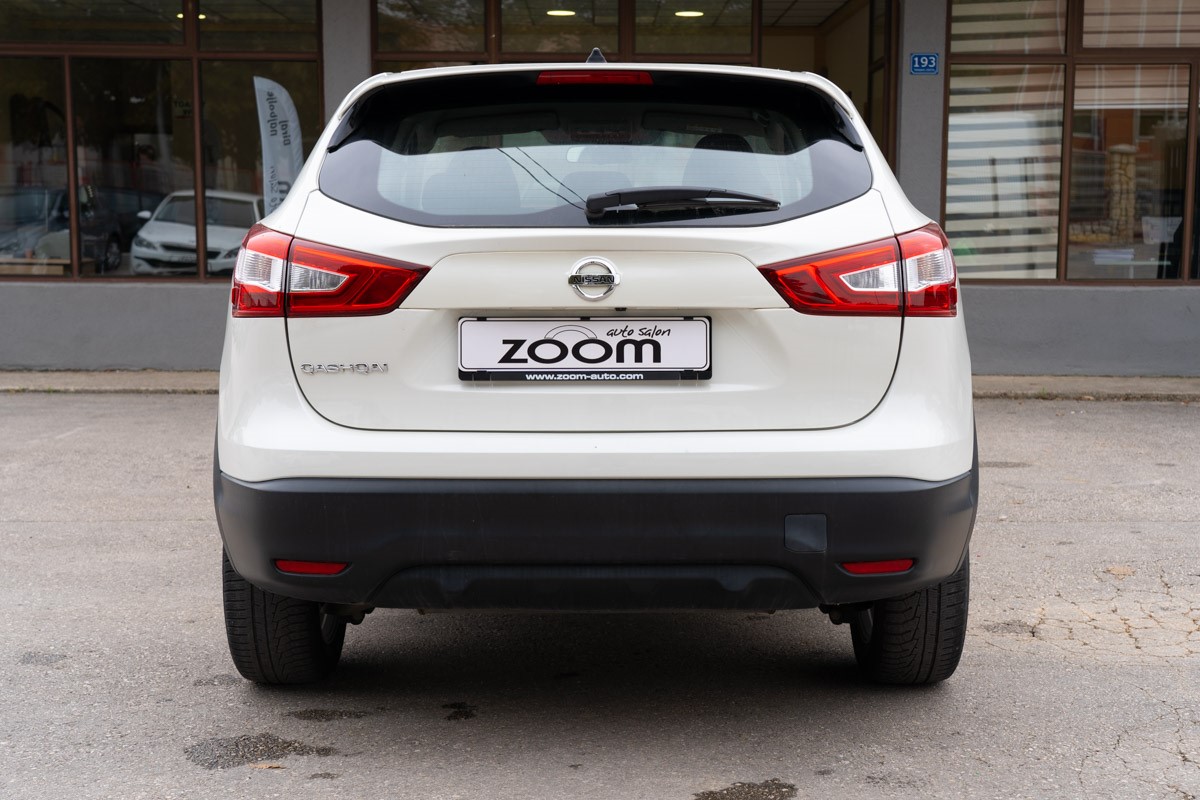 Nissan
 Qashqai 1,6 DCI