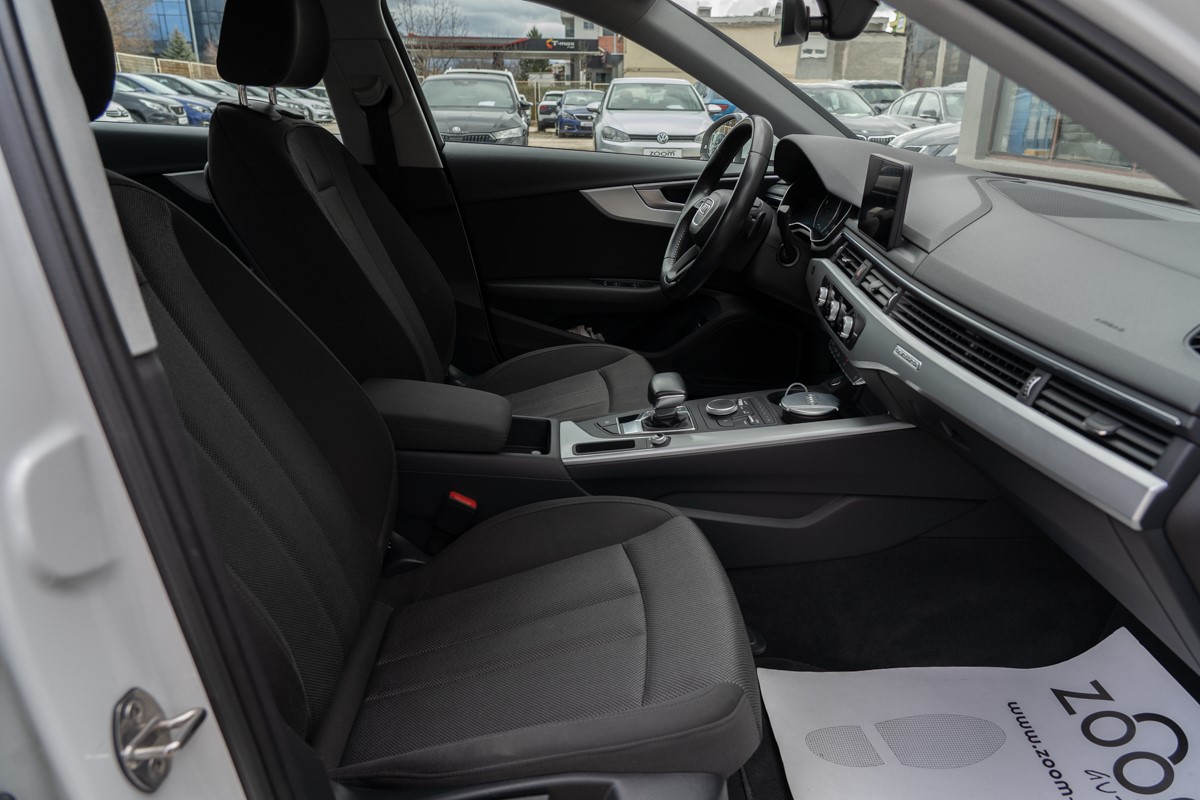 Audi A4
 2.0 TDi S-tronic Quattro Business Line