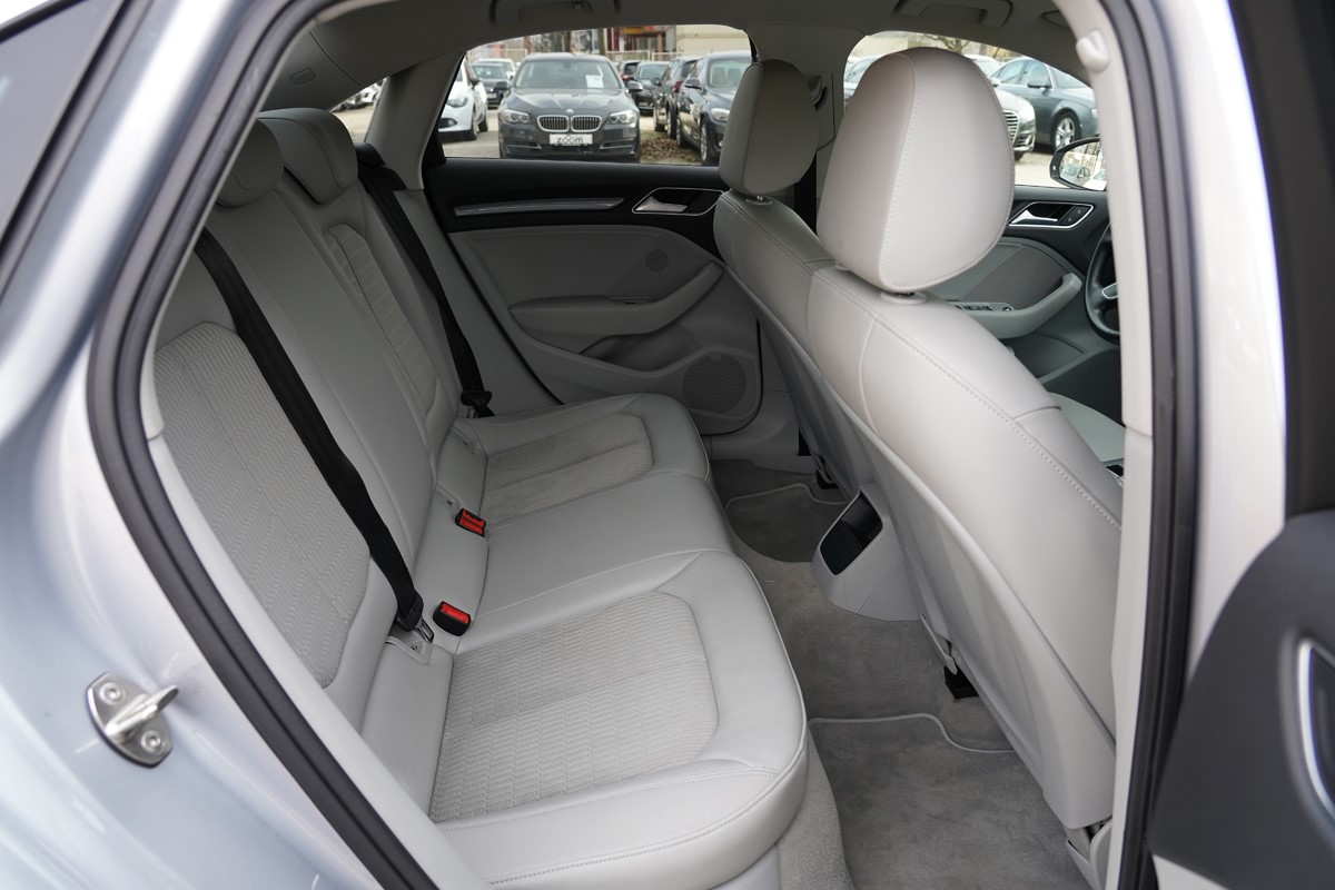 Audi A3
 2,0 TDI Stronic