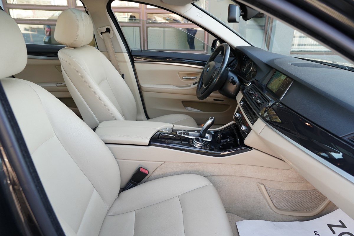 BMW
 5-Series 525 D XDRIVE