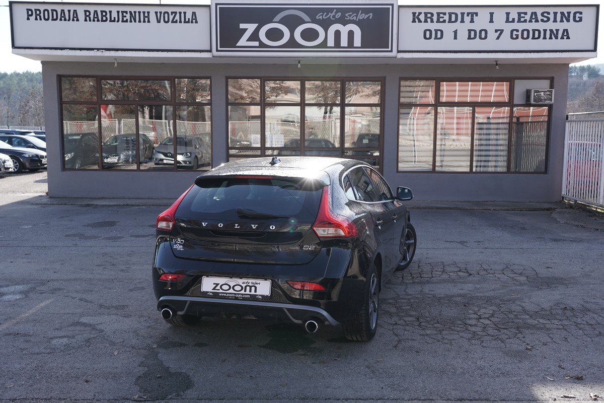 Volvo
 V40 D2 BUSINESS SPORT 5D