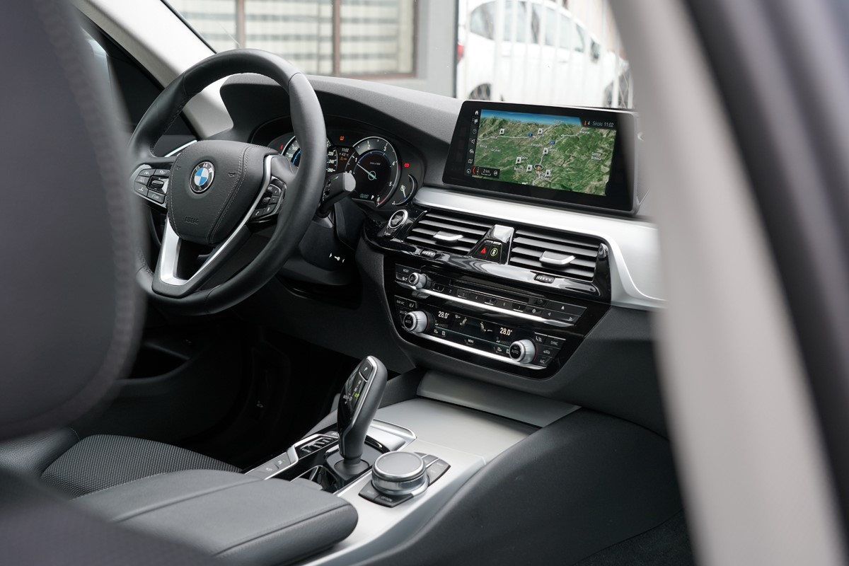 BMW
 5-Series 530D XDRIVE