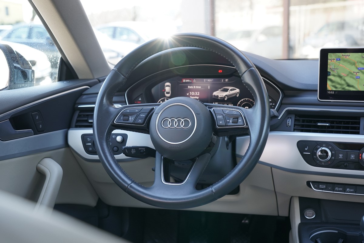 Audi A5
 2.0 TDI Sportback