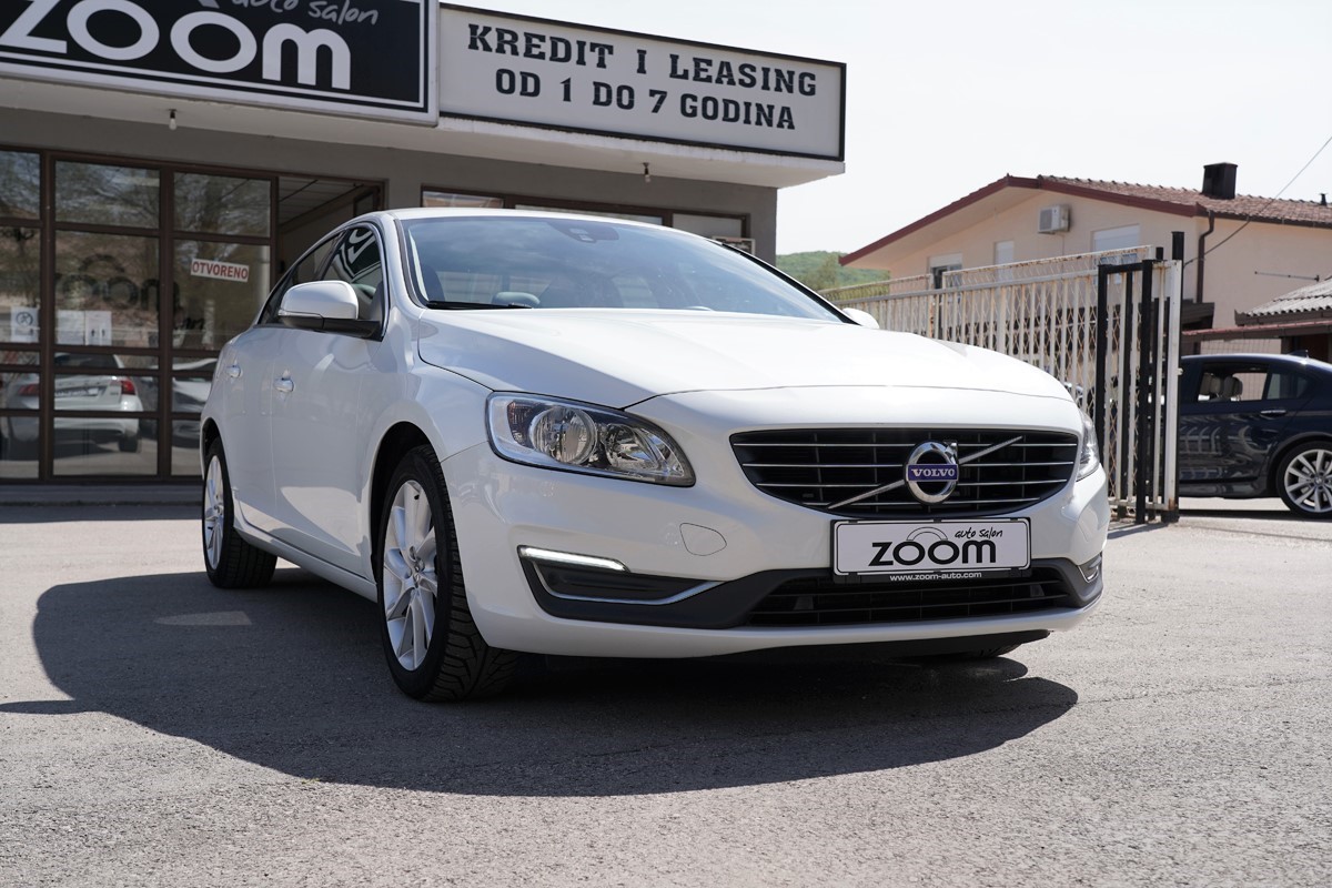 Volvo
 S60
 2.0 D Summum
