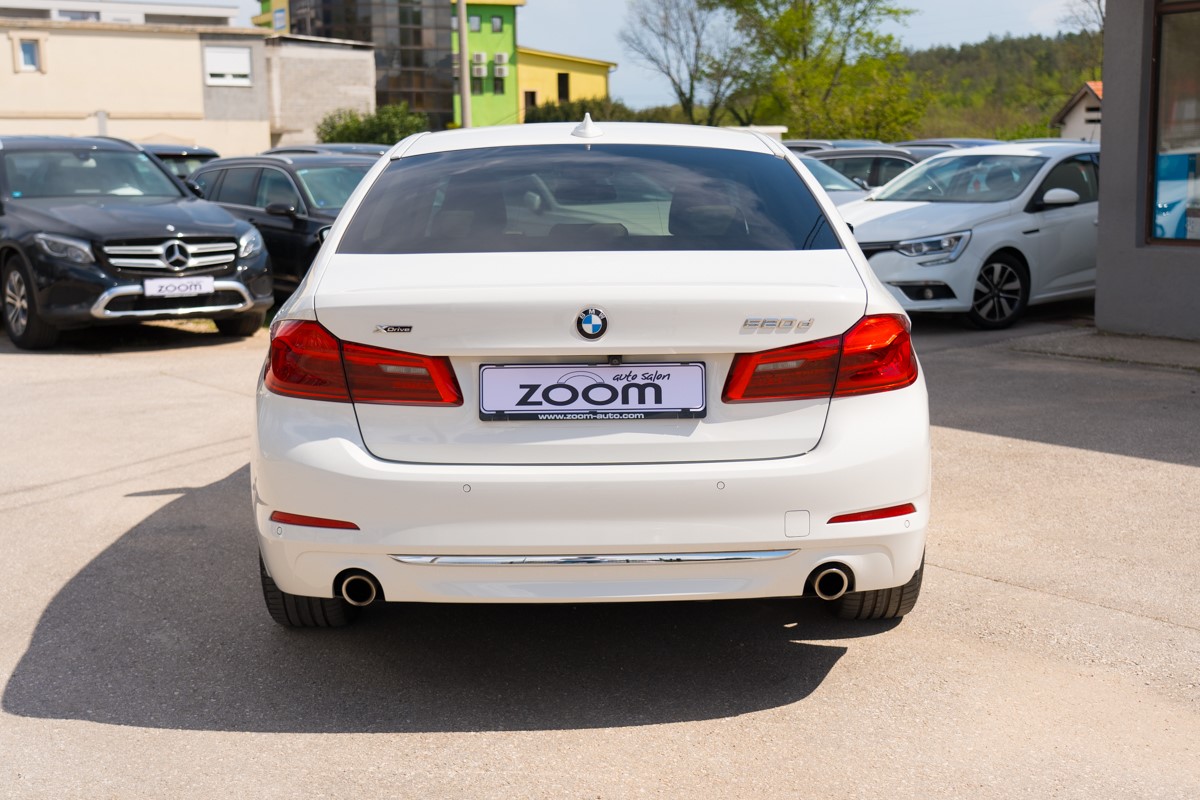 BMW
 5-Series 520d xDrive