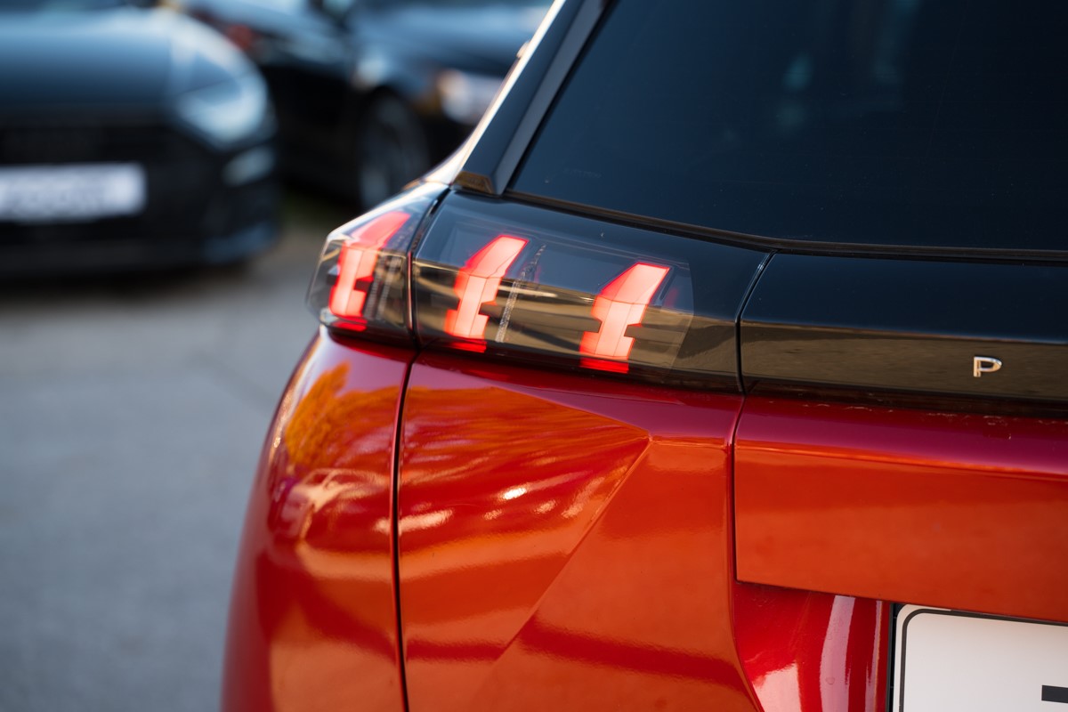 Peugeot 2008 1.2 PureTech STYLE