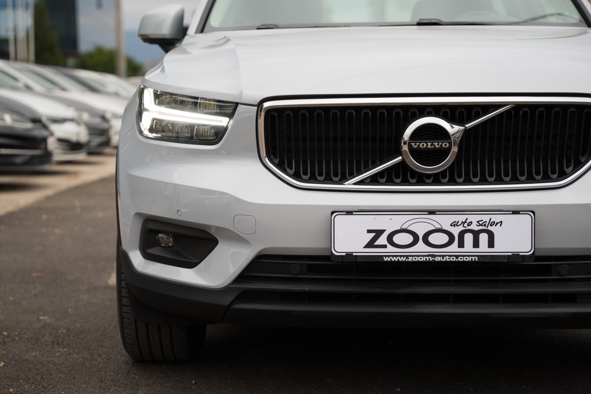 Volvo
 XC40 2.0 D D3