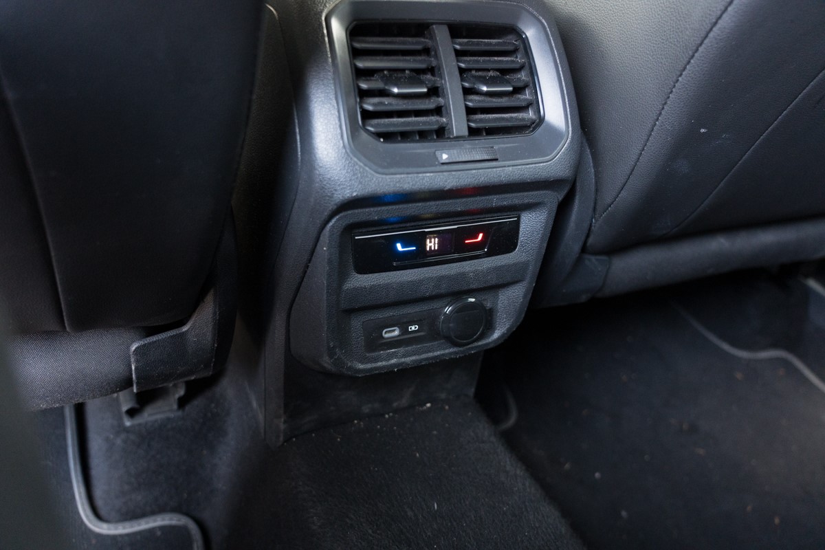 Volkswagen Tiguan
 2.0 TDI R-line
