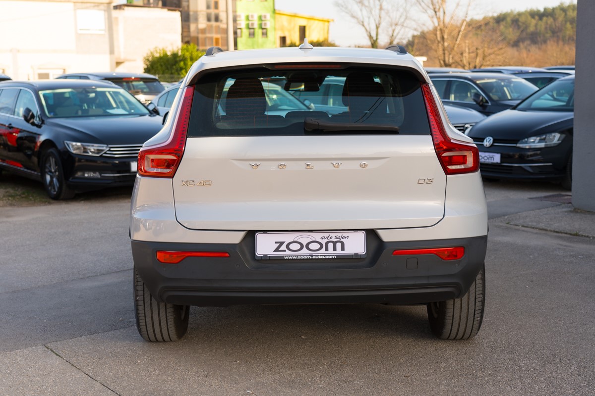 Volvo
 XC40 2.0D D3 AWD 4X4