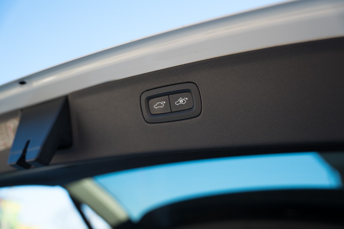 Volvo
 XC90 
 2.0 D B5 AWD Inscription 