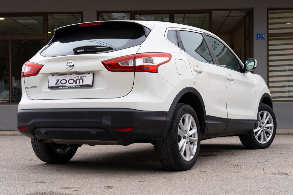 Nissan
 Qashqai 1,6 DCI