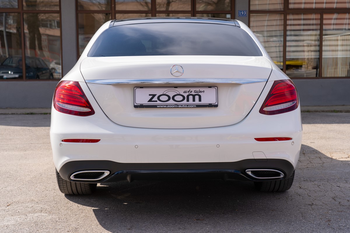 Mercedes-Benz E-Class
 E 220 D 4 MATIC