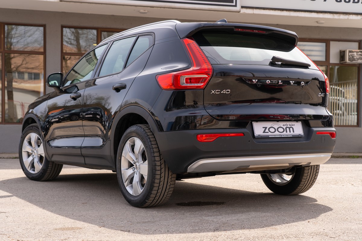 Volvo
 XC40 D4 AWD Geartronic Business