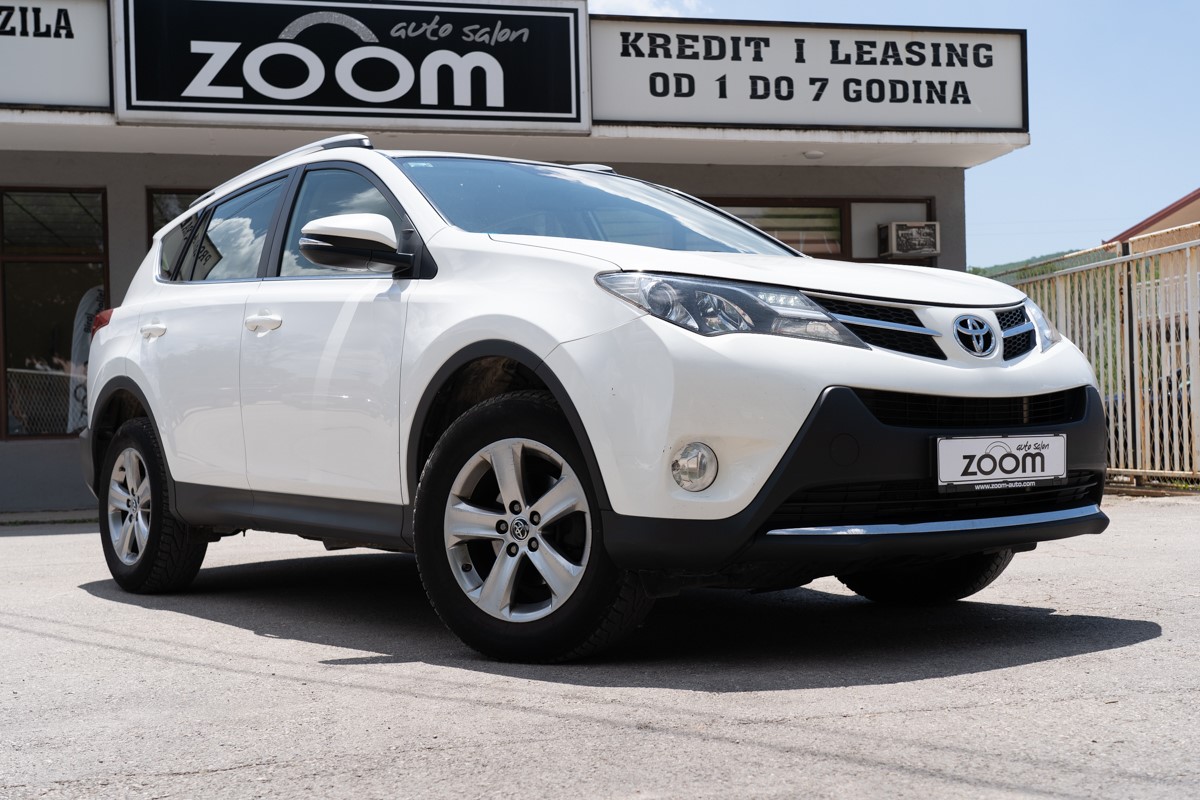 Toyota
 RAV4
 2,0 4x4