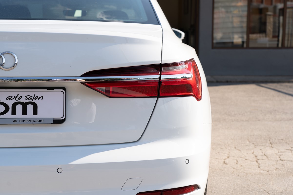 Audi A6
 40 TDi S-tronic
