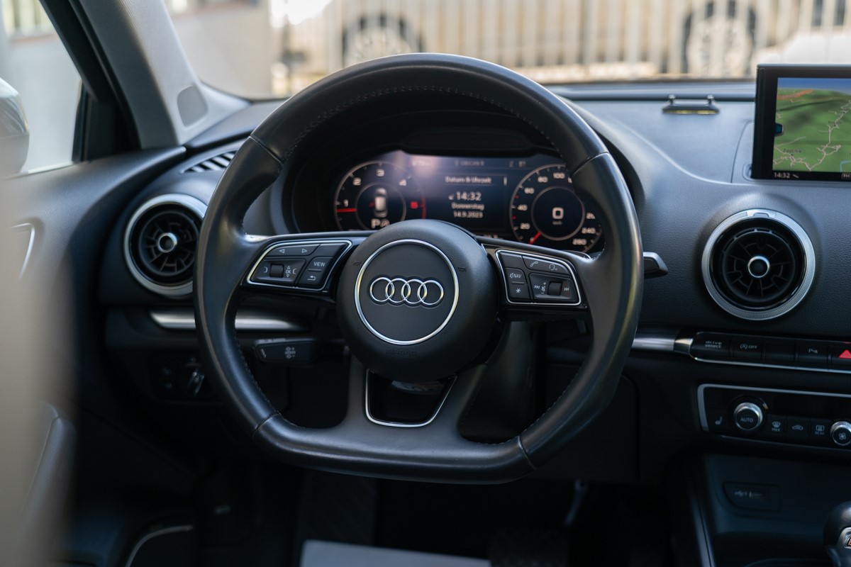 Audi A3
 40 TDI Quattro
