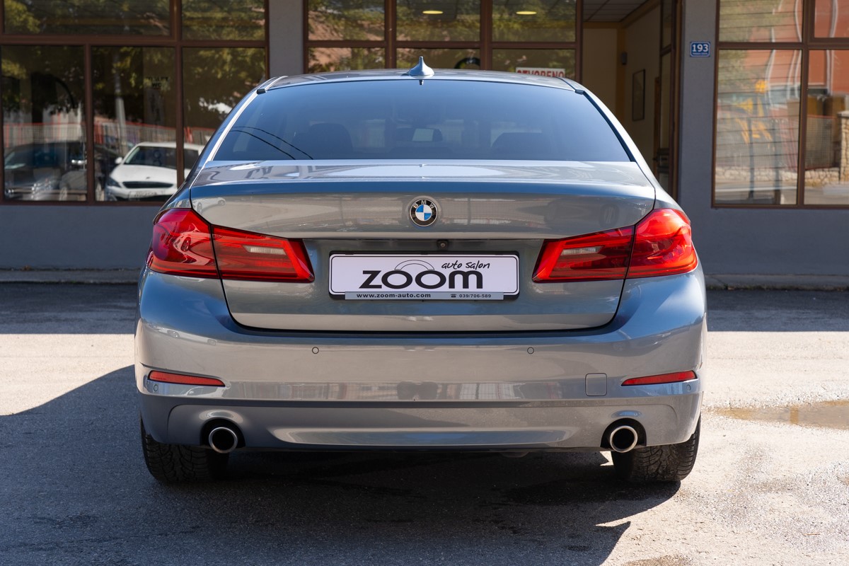 BMW
 5-Series 520d