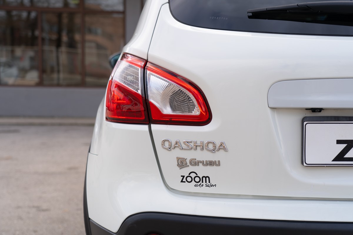 Nissan
 Qashqai 2,0 DCI