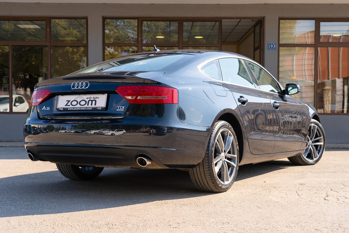 Audi A5
 3,0 TDI Quattro