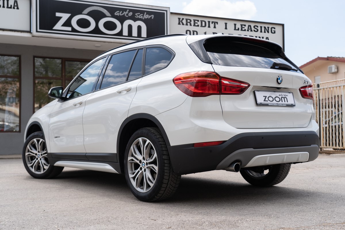 BMW
 X1 18 d SDrive