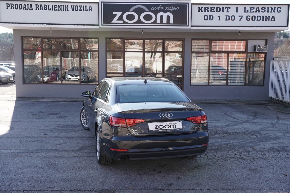Audi A4
 2.0 TDI  BUSINESS LINE S TRONIC 