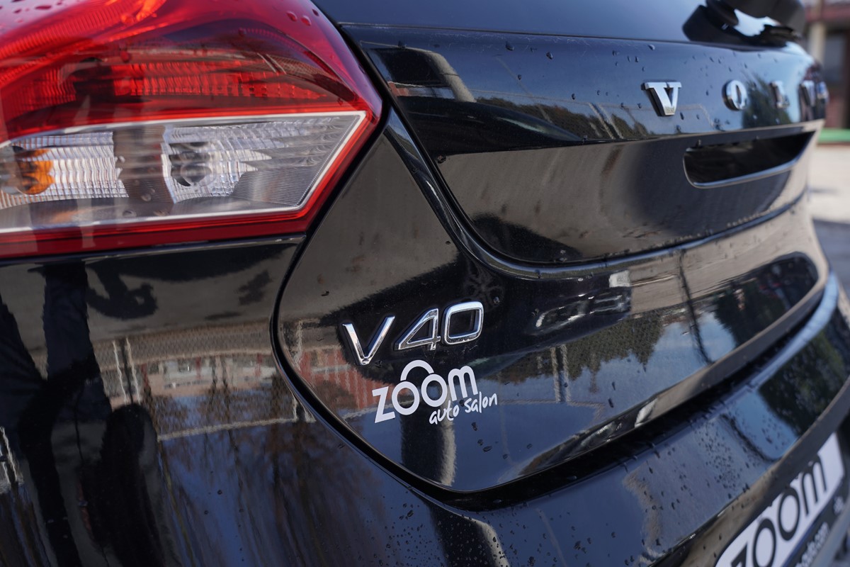 Volvo
 V40 D2 BUSINESS SPORT 5D