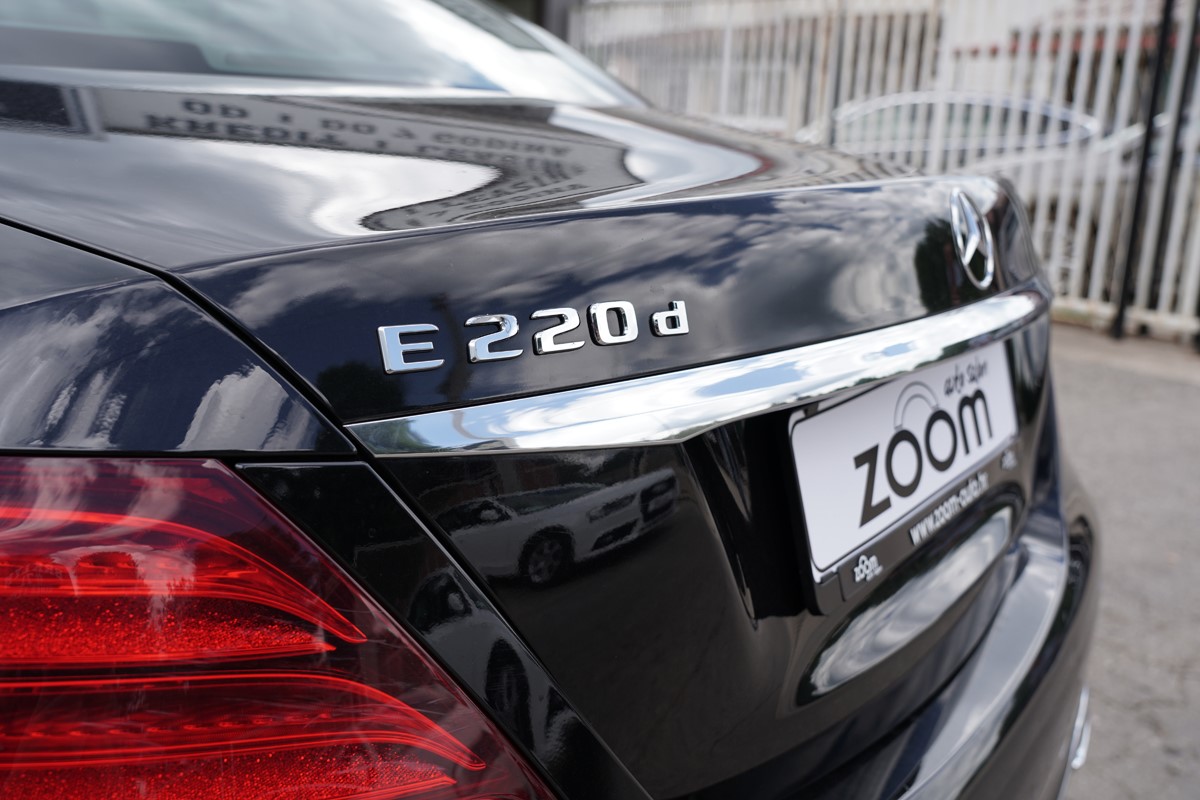 Mercedes-Benz E-Class
 220 D Avantgarde 