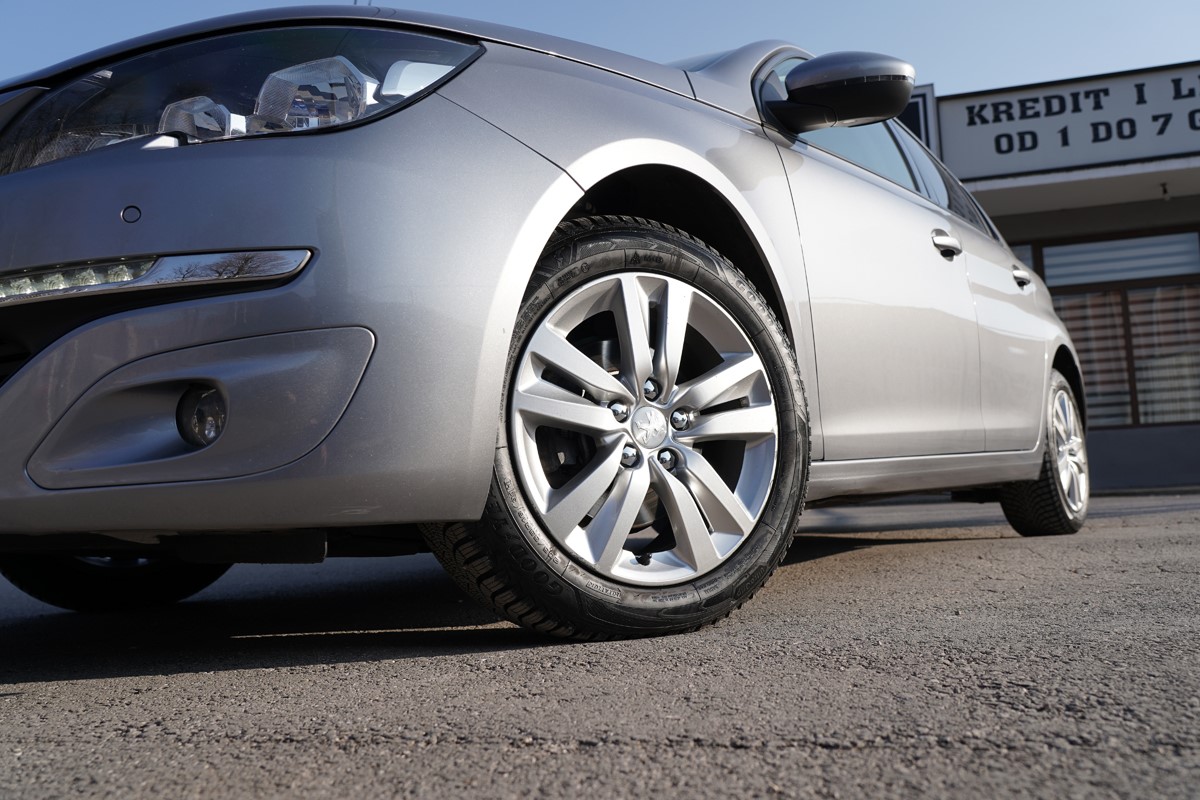 Peugeot 308 EXECUTIVE 1.6 BLUEHDI