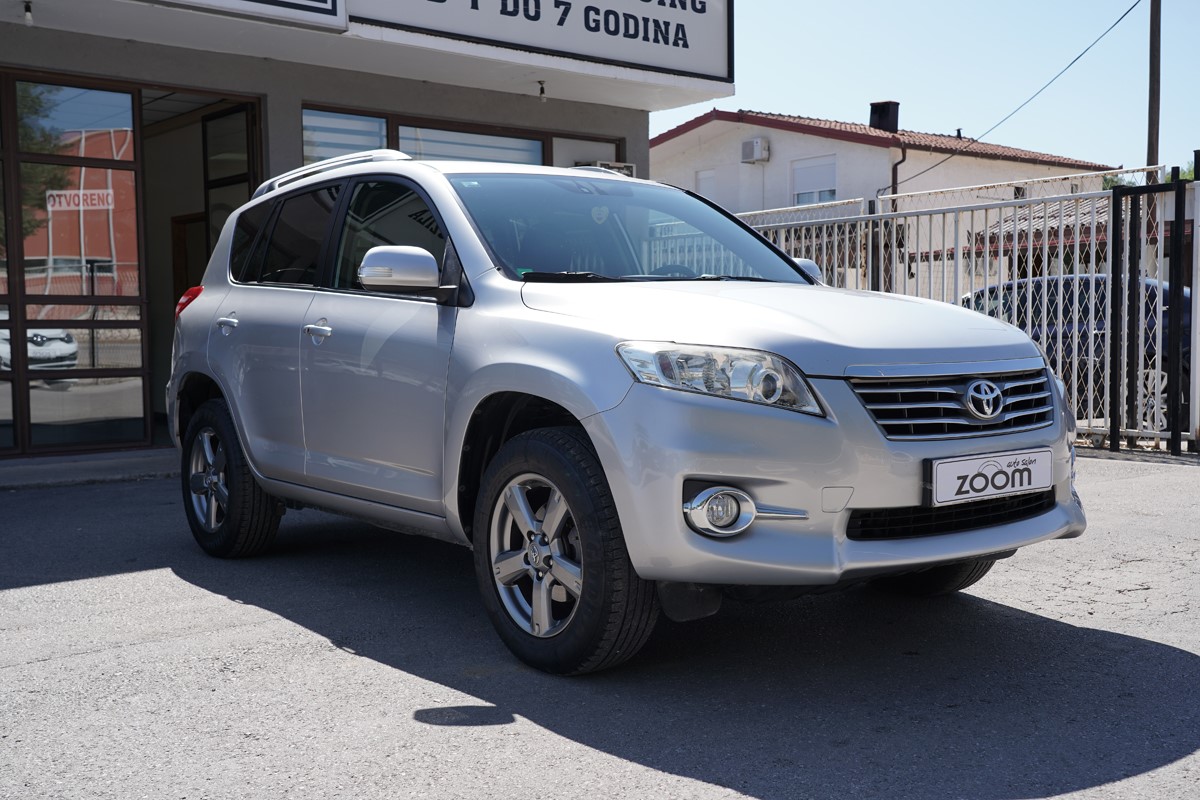 Toyota
 RAV4
 2,2 D