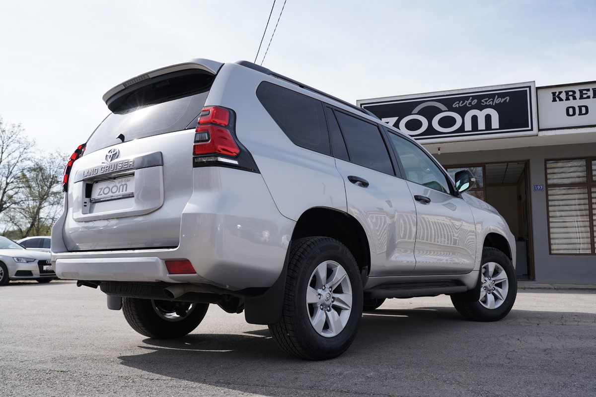 Toyota
 Land Cruiser
 2,8 D-4D