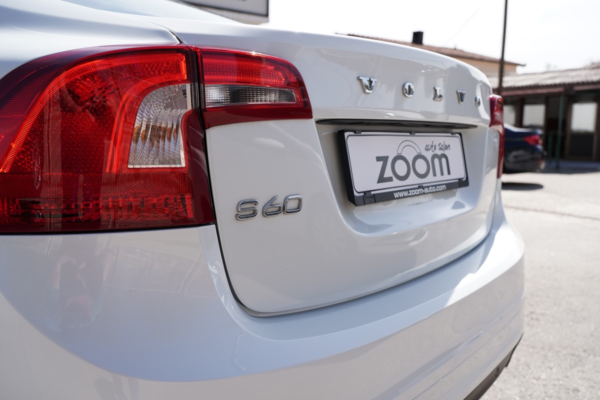 Volvo
 S60
 2.0 D Summum
