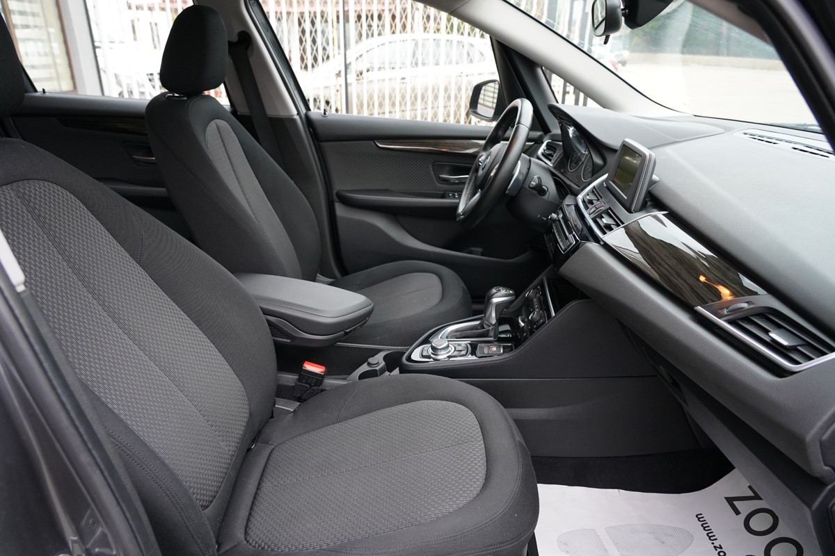 BMW
 2-Series 218 d AUTOMATIK !
