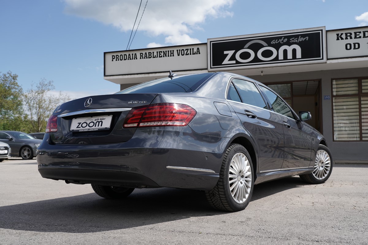 Mercedes-Benz E-Class
 200 CDI