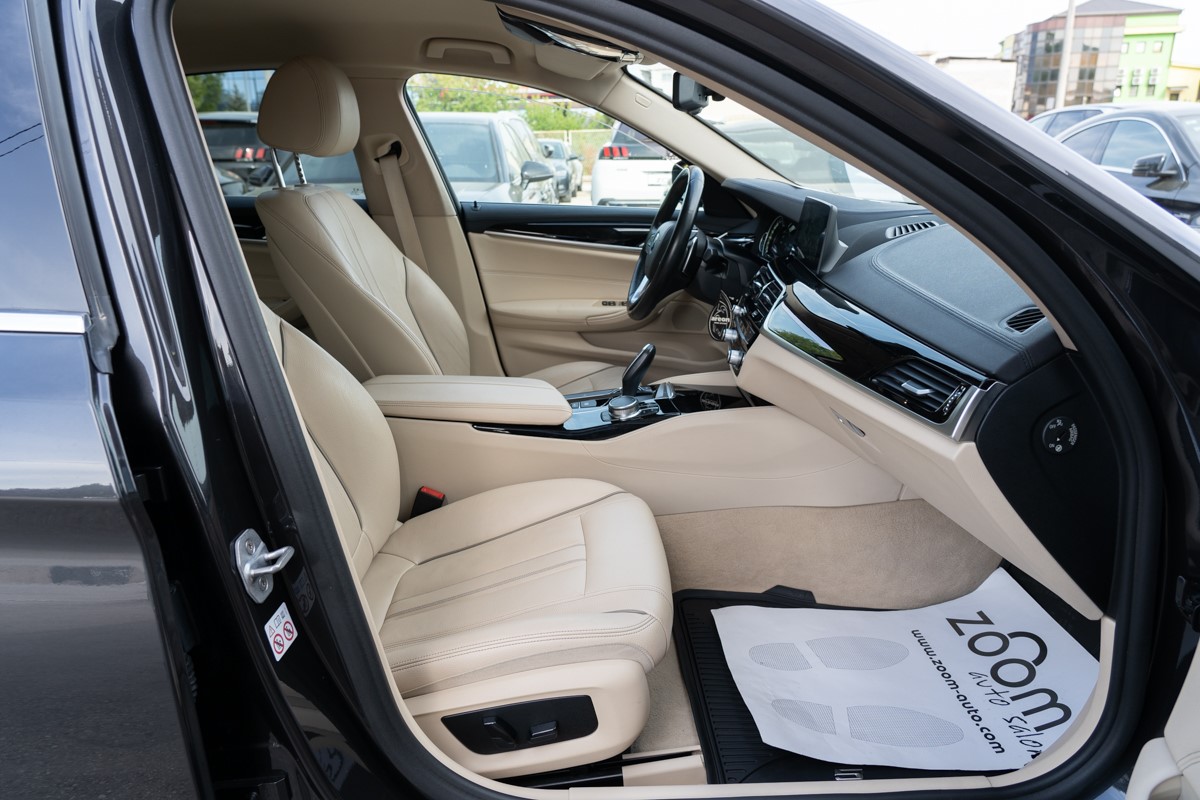 BMW
 5-Series 520 D XDRIVE
