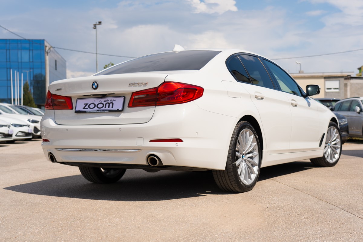 BMW
 5-Series 520d xDrive