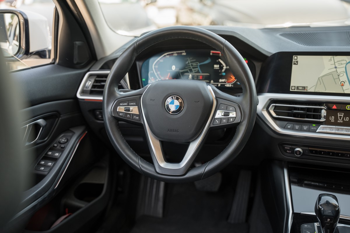 BMW
 3-Series 318 D Sport Line