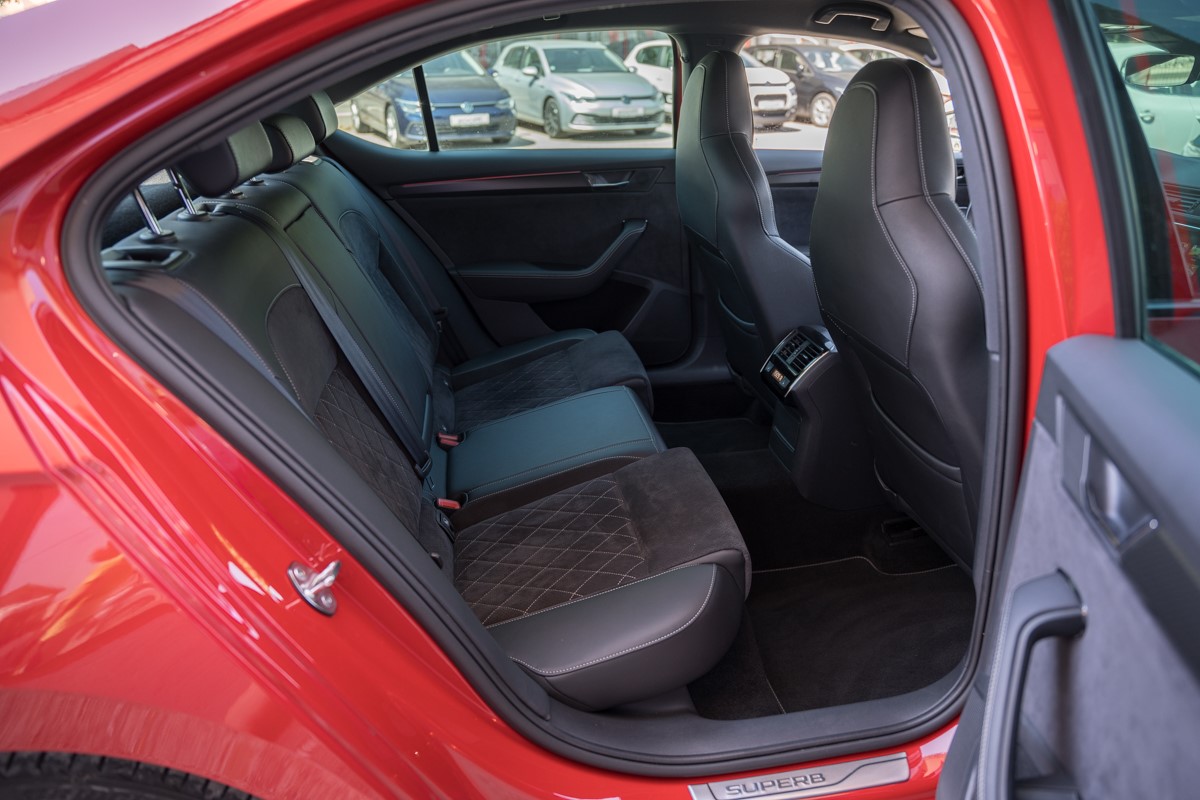Škoda Superb 2.0 TDI DSG 200KS SPORTLINE