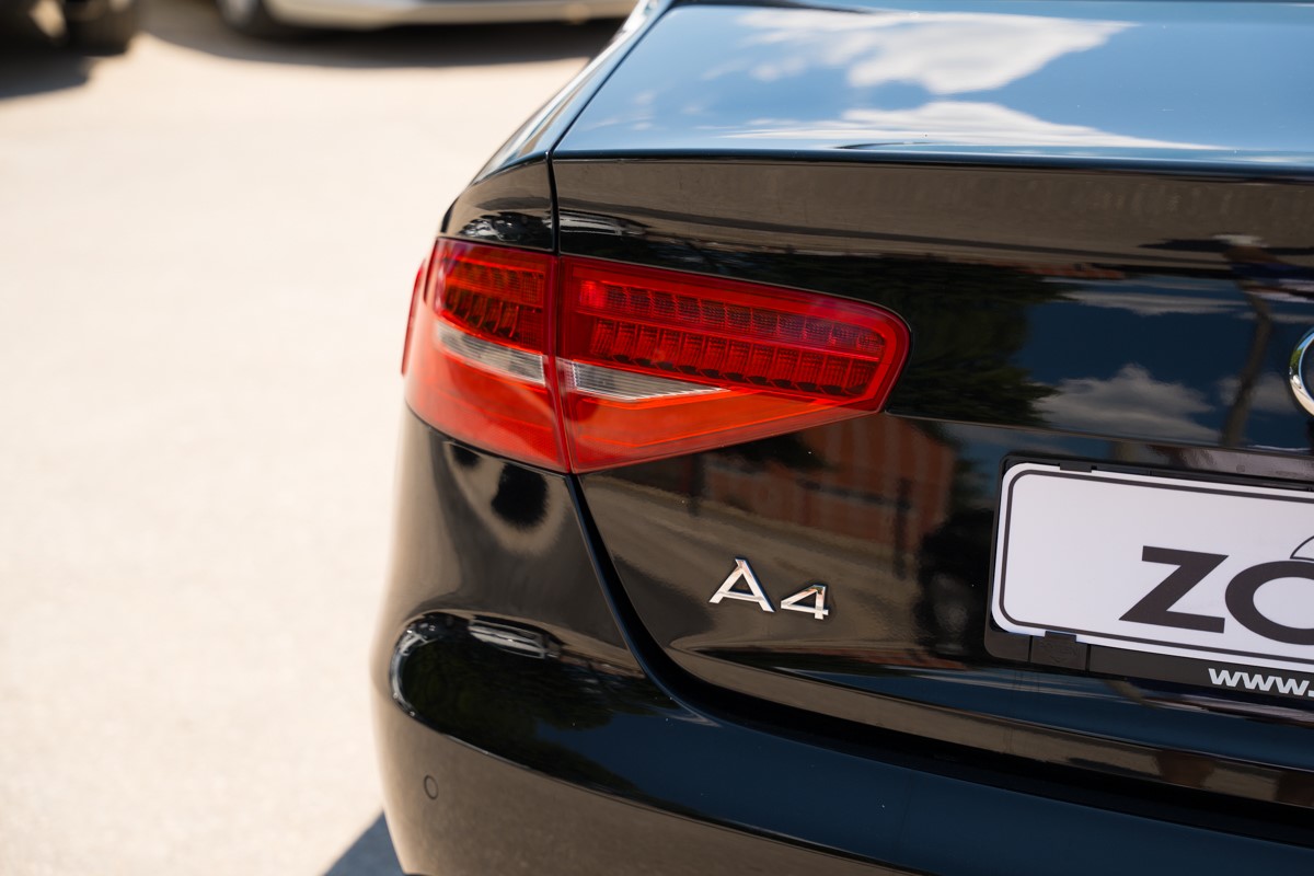 Audi A4
 2.0 TDI