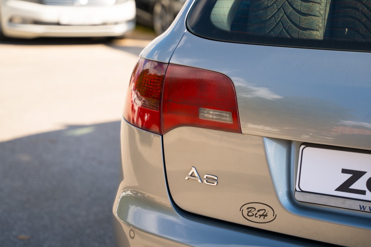 Audi A6
 2.0 TDI 