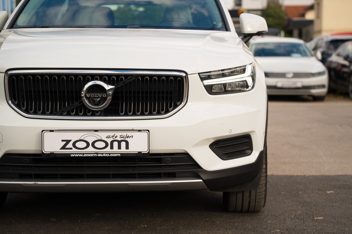 Volvo
 XC40 2.0 D
