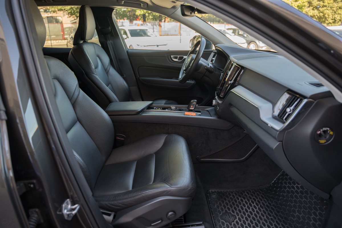 Volvo
 XC60 2.0 D B4 AWD